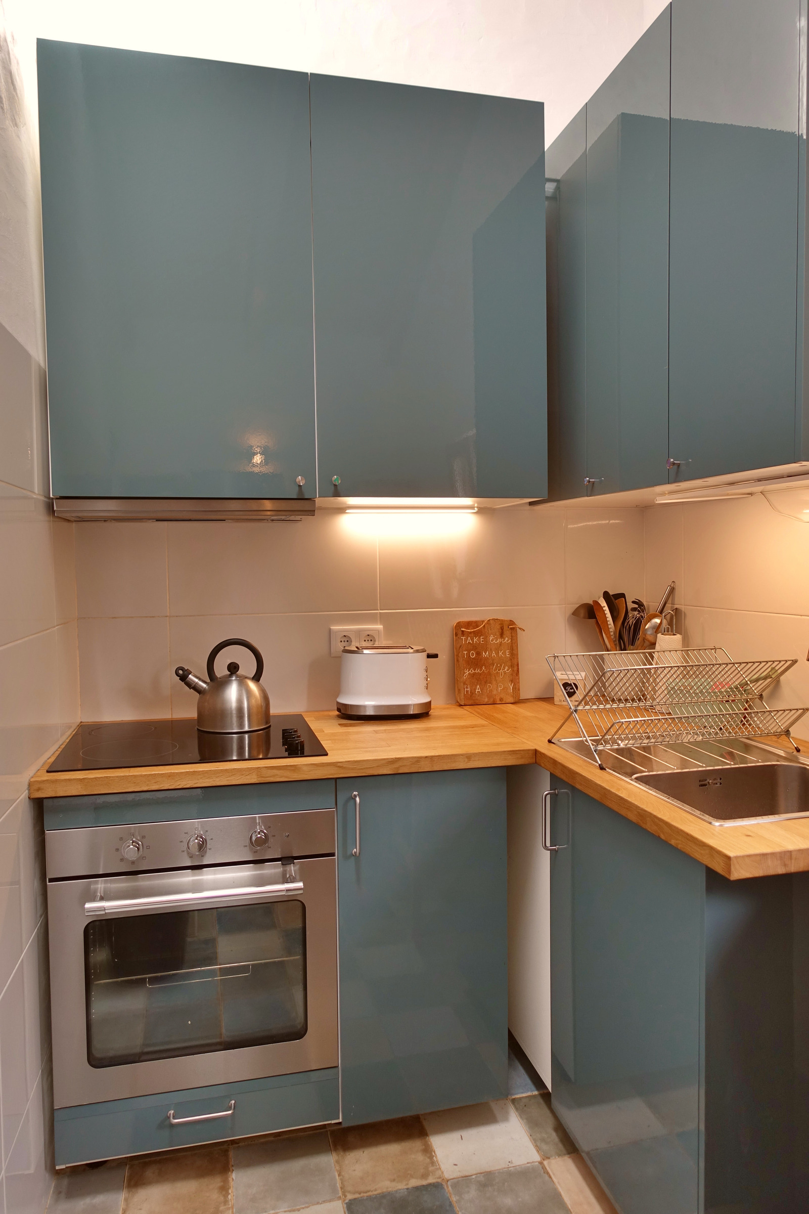 Comfort room in the shared-space apartment at Pachawa