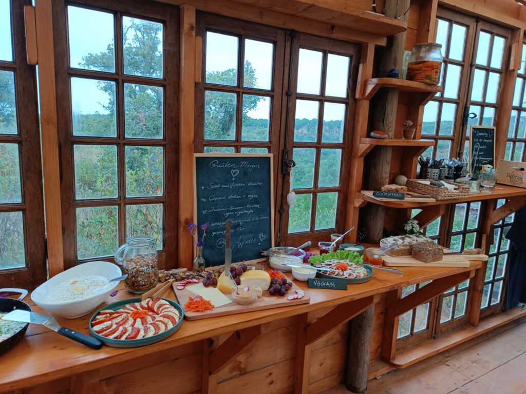 Brunch buffet from the Pachawa gardens